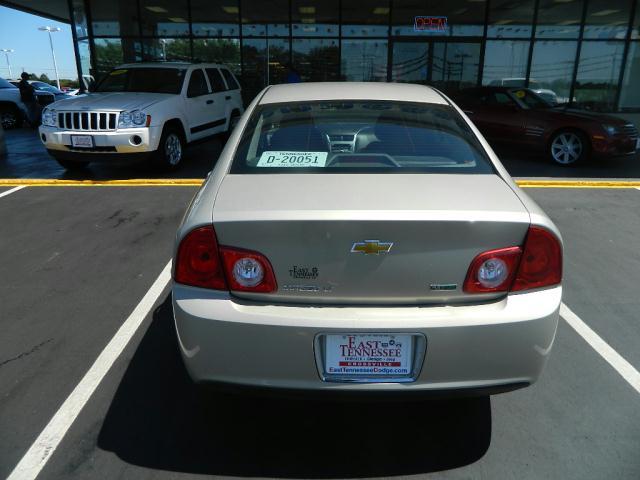 Chevrolet Malibu 2011 photo 2