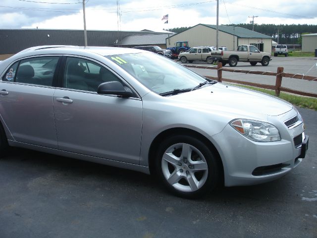 Chevrolet Malibu 2011 photo 2