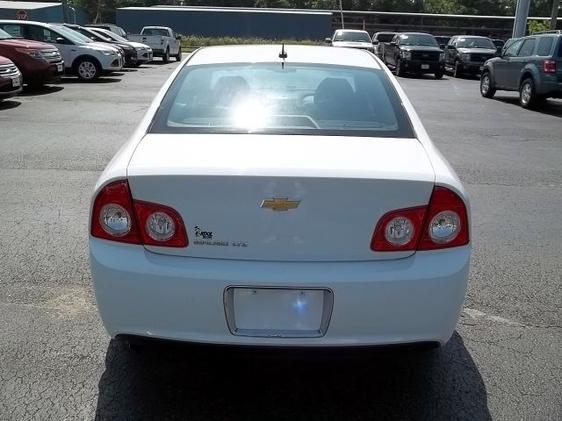 Chevrolet Malibu 2011 photo 2