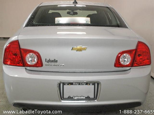 Chevrolet Malibu 2012 photo 2