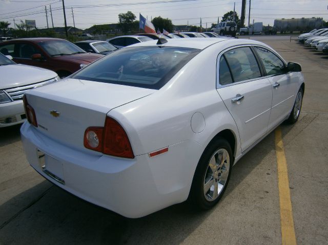 Chevrolet Malibu 4dr AWD SUV Sedan
