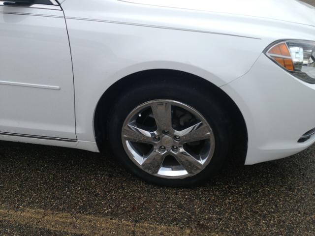 Chevrolet Malibu 2012 photo 3