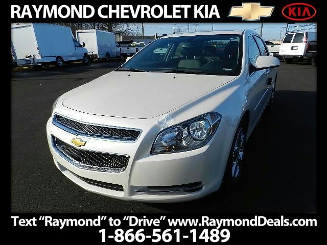 Chevrolet Malibu 4dr AWD SUV Sedan