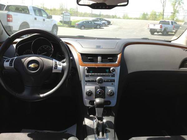 Chevrolet Malibu 4dr AWD SUV Sedan