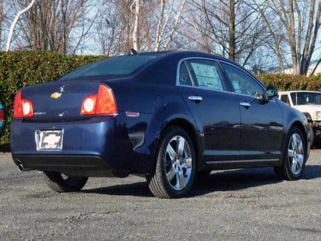 Chevrolet Malibu 2012 photo 2