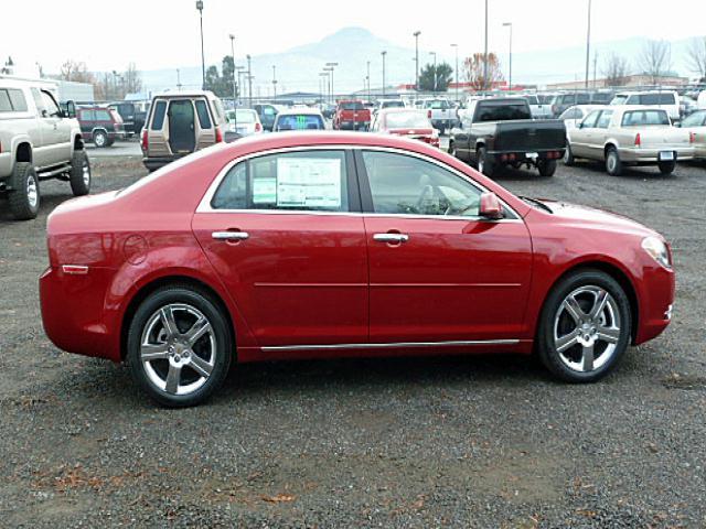 Chevrolet Malibu 2012 photo 2