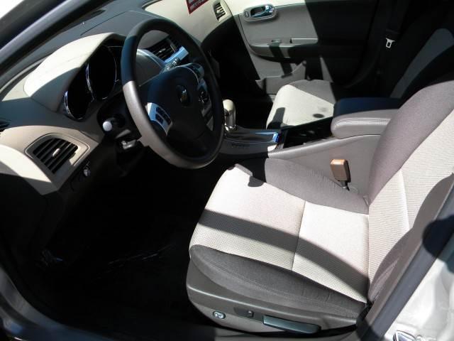 Chevrolet Malibu 2012 photo 2