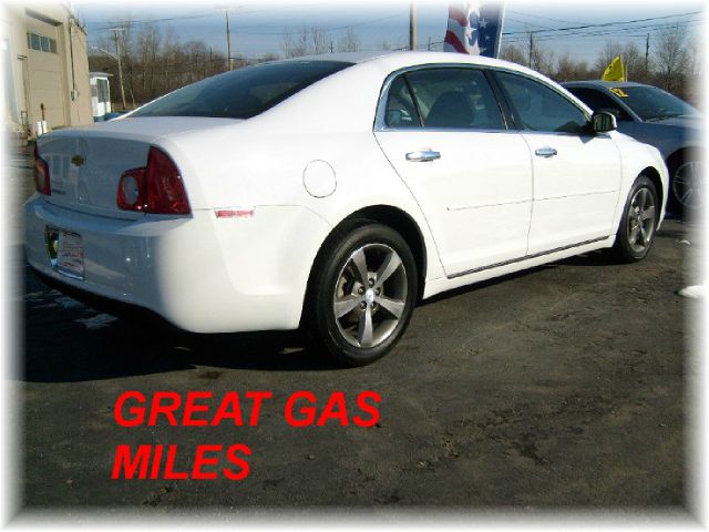 Chevrolet Malibu 2012 photo 2