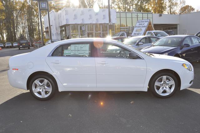 Chevrolet Malibu 2012 photo 2