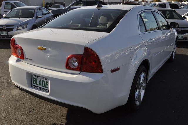 Chevrolet Malibu 2012 photo 3