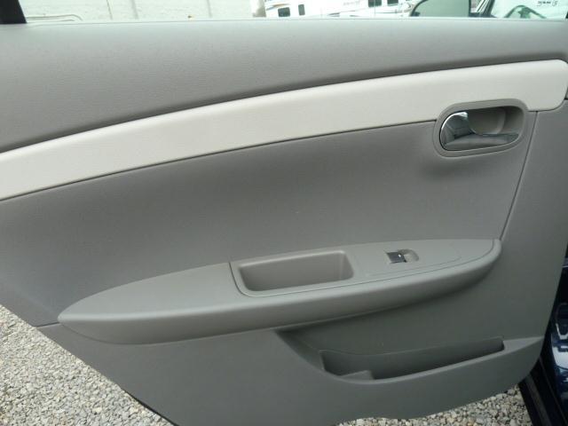 Chevrolet Malibu 2012 photo 2