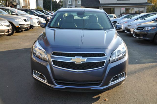 Chevrolet Malibu 4dr AWD SUV Sedan