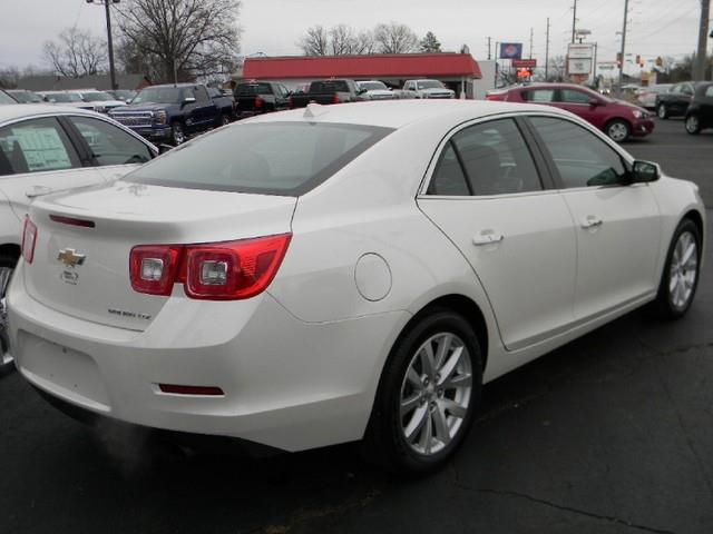 Chevrolet Malibu 2013 photo 3