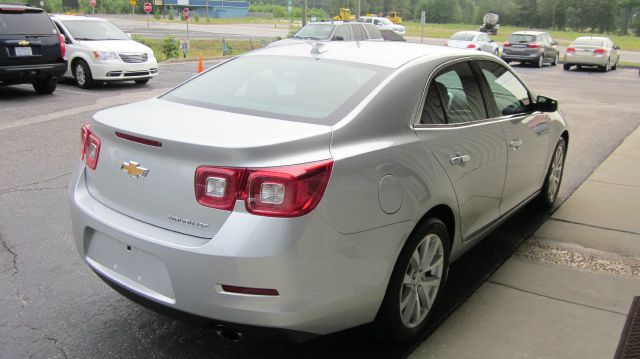 Chevrolet Malibu CREW CAB XLT Diesel Sedan