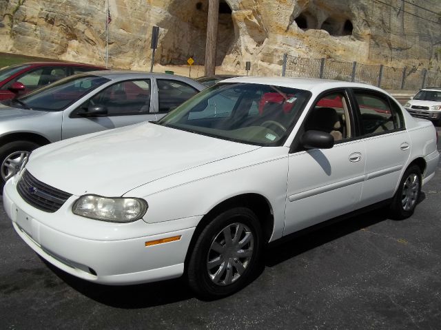 Chevrolet Malibu Classic 2004 photo 2
