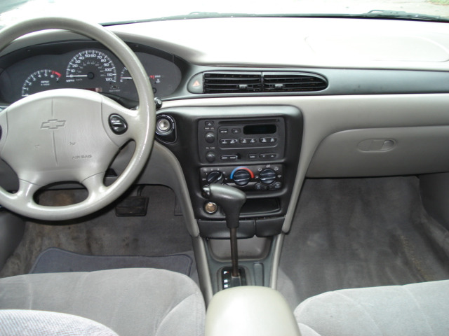 Chevrolet Malibu Classic 2004 photo 3