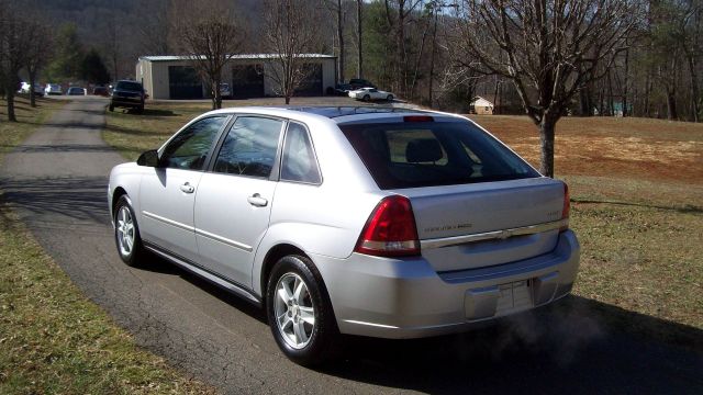 Chevrolet Malibu Maxx 2004 photo 2