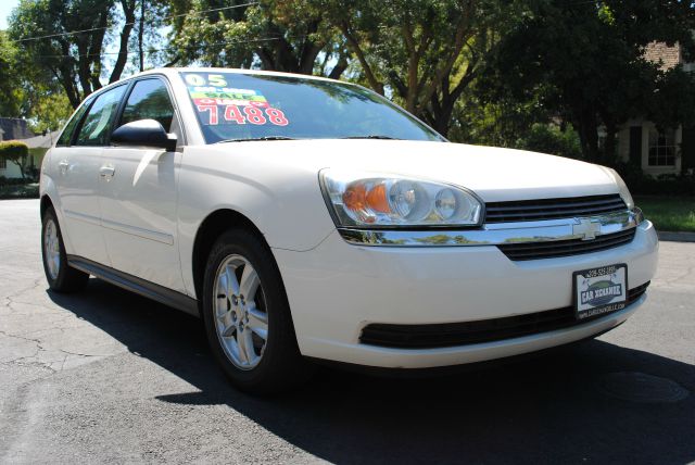 Chevrolet Malibu Maxx 2005 photo 2