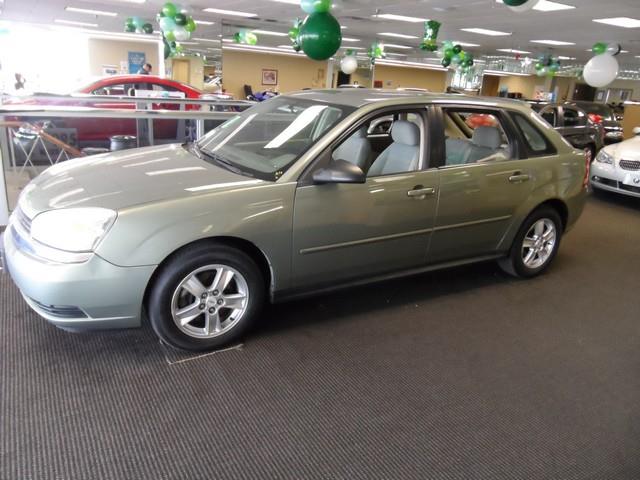 Chevrolet Malibu Maxx 2005 photo 2