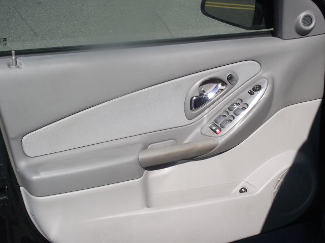 Chevrolet Malibu Maxx REG CAB Dually DUMP Hatchback