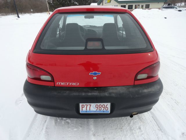 Chevrolet Metro 2000 photo 1