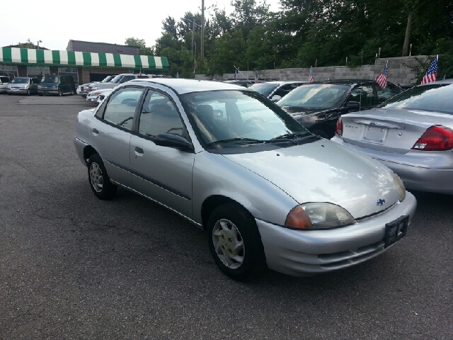 Chevrolet Metro 2001 photo 1