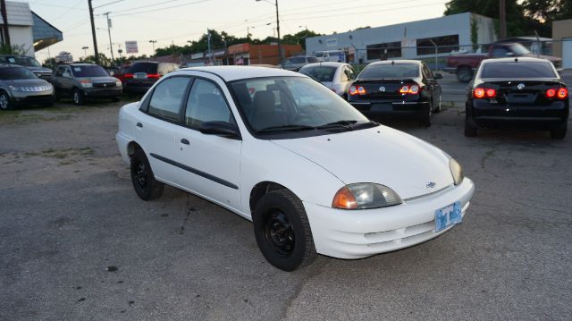 Chevrolet Metro 2001 photo 3