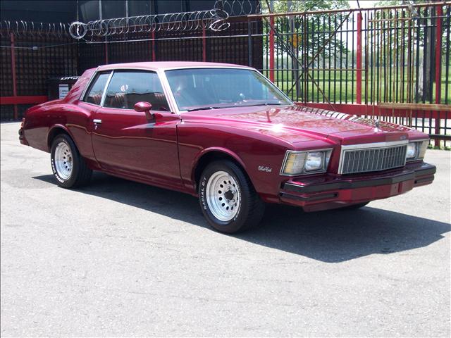 Chevrolet Monte Carlo Custom 2 DOOR Hardtop Coupe
