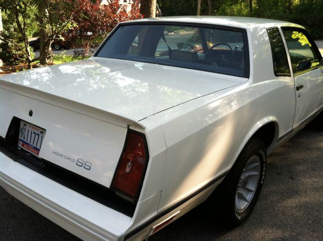 Chevrolet Monte Carlo 1983 photo 1