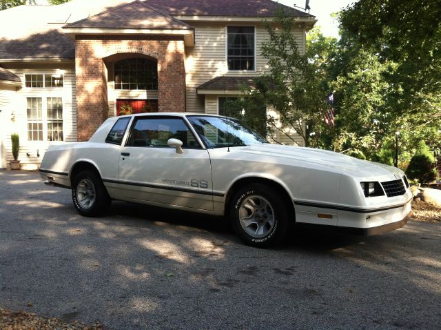 Chevrolet Monte Carlo 1983 photo 3