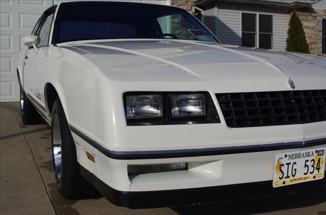 Chevrolet Monte Carlo 1983 photo 2