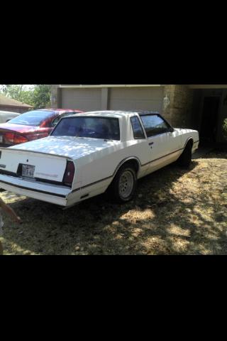 Chevrolet Monte Carlo 1984 photo 2