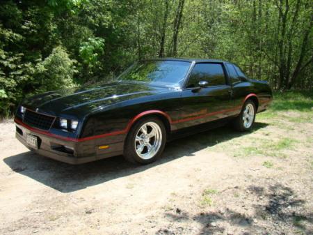 Chevrolet Monte Carlo 1985 photo 1