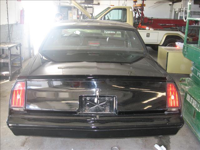 Chevrolet Monte Carlo 1985 photo 3