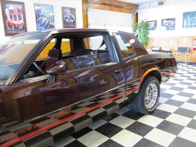 Chevrolet Monte Carlo Base Coupe