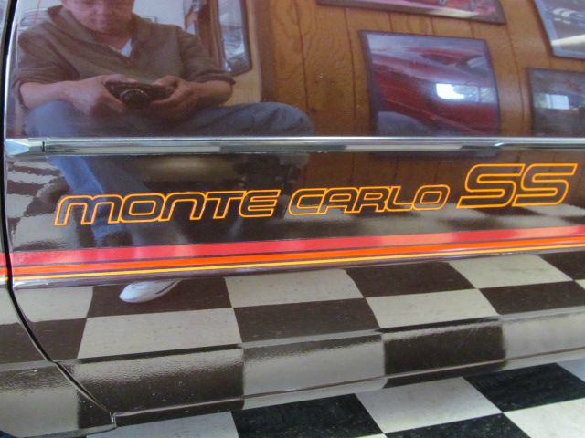 Chevrolet Monte Carlo 1985 photo 10