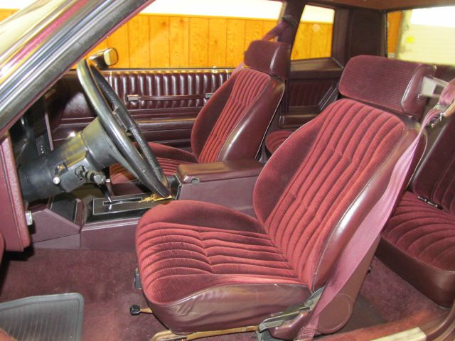 Chevrolet Monte Carlo 1985 photo 3