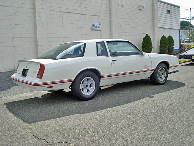 Chevrolet Monte Carlo 1987 photo 4