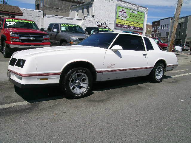Chevrolet Monte Carlo 1987 photo 2