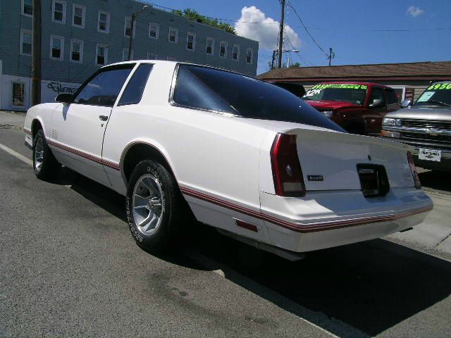 Chevrolet Monte Carlo 1987 photo 3