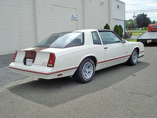 Chevrolet Monte Carlo 1987 photo 1
