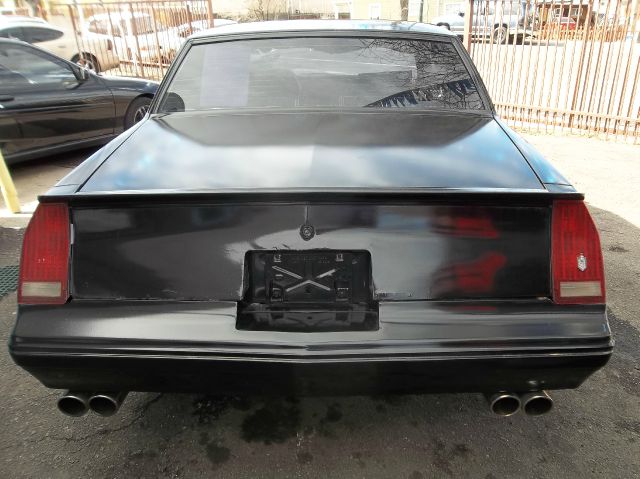 Chevrolet Monte Carlo 1988 photo 4