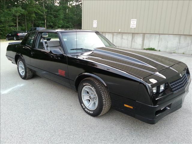 Chevrolet Monte Carlo 1988 photo 1