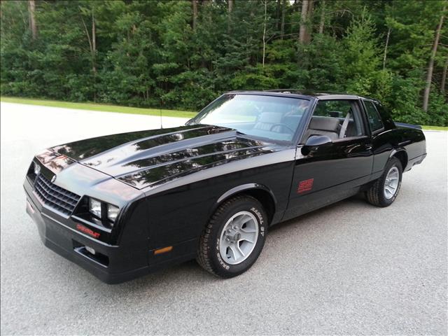 Chevrolet Monte Carlo 1988 photo 3