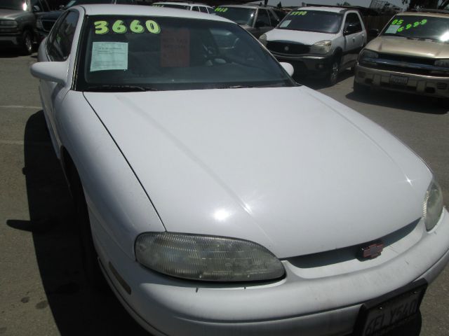 Chevrolet Monte Carlo 1995 photo 3