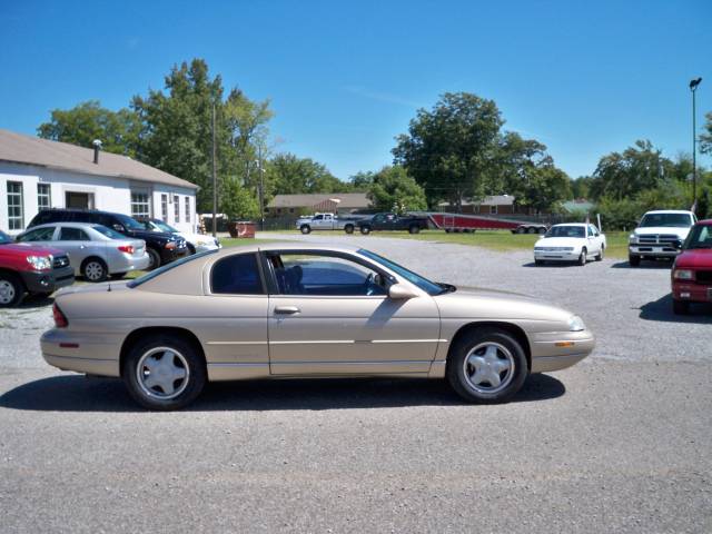 Chevrolet Monte Carlo 1998 photo 2