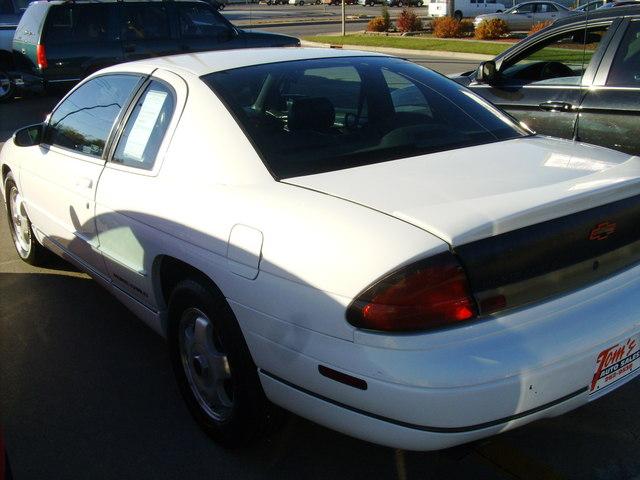 Chevrolet Monte Carlo 1998 photo 2