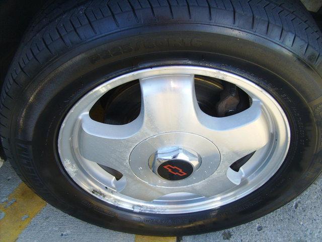 Chevrolet Monte Carlo 1998 photo 4