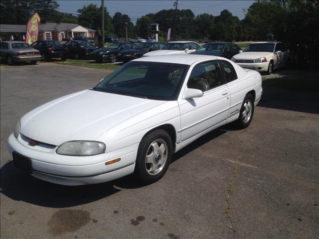 Chevrolet Monte Carlo 1999 photo 2