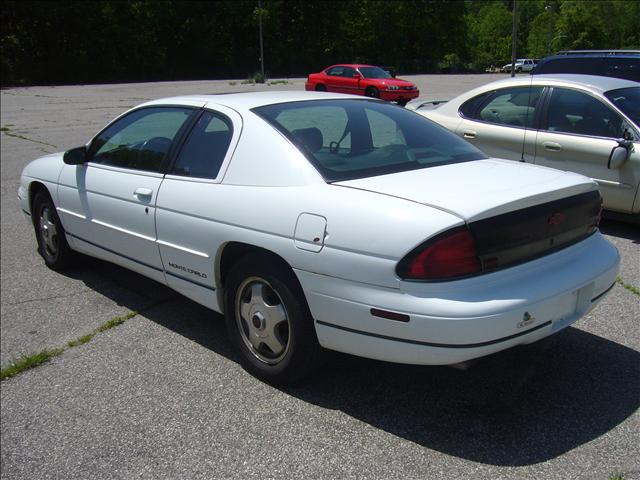 Chevrolet Monte Carlo 1999 photo 2